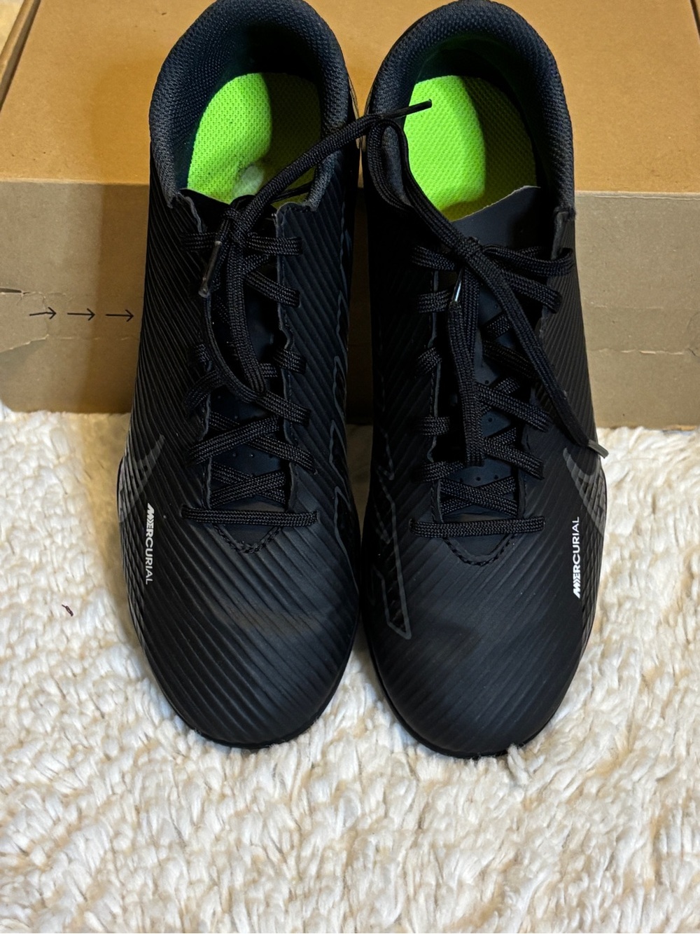 Nike Mercurial Vapor 15 Club FG/MG Soccer Cleats Black 6.5 men's 8 women